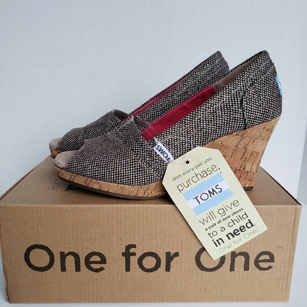 NWT TOMS Metallic Tweed Classics Wedges